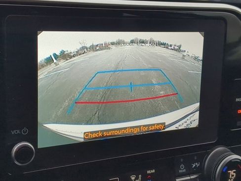 Certified 2024 Toyota Highlander LE image 12