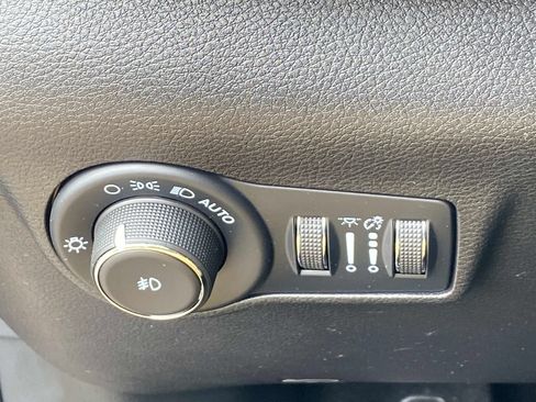 Used 2022 Jeep Compass Limited AWD/4WD image 22