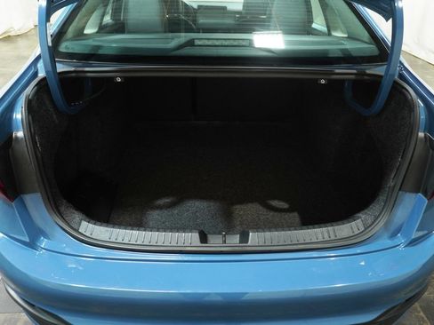 Used 2025 Volkswagen Jetta SE FWD image 5
