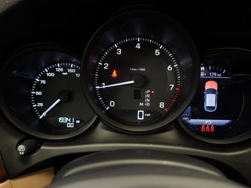 Used 2023 Porsche Macan image 29