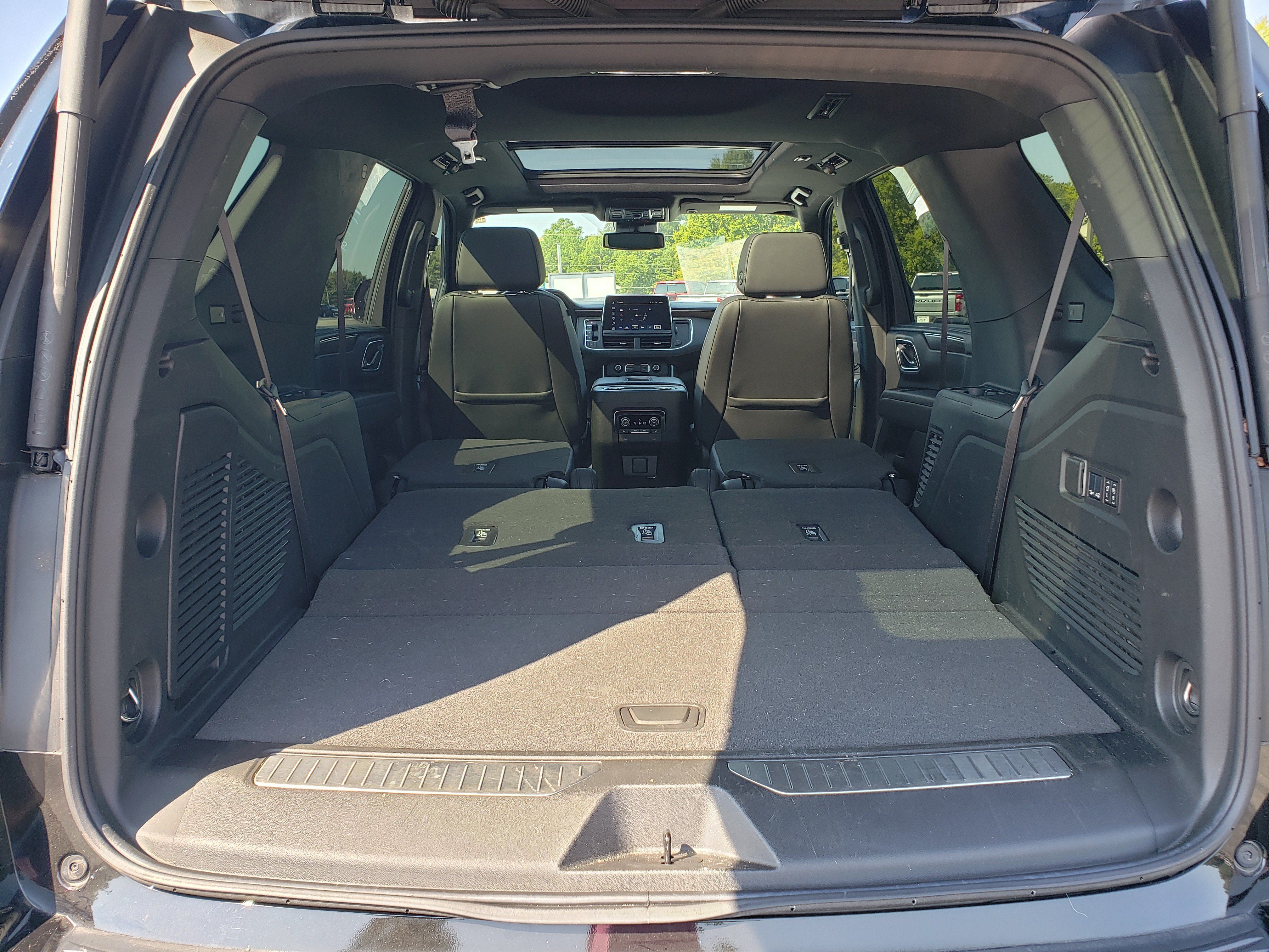 Used 2024 Chevrolet Tahoe Z71 w/ Luxury Package AWD/4WD image 13