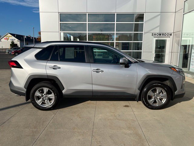 Used 2025 Toyota RAV4 XLE w/ Convenience Package AWD/4WD image 8