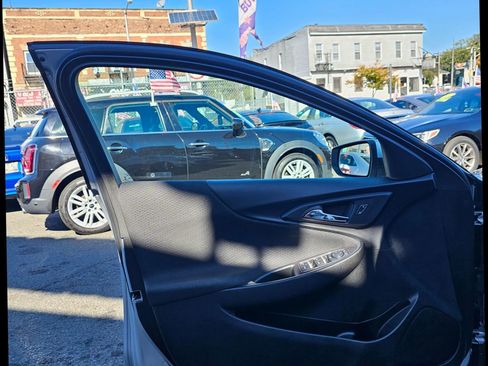 Used 2022 Chevrolet Malibu LT image 10