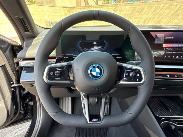 Used 2027 BMW i5 eDrive40 w/ M Sport Package RWD image 18