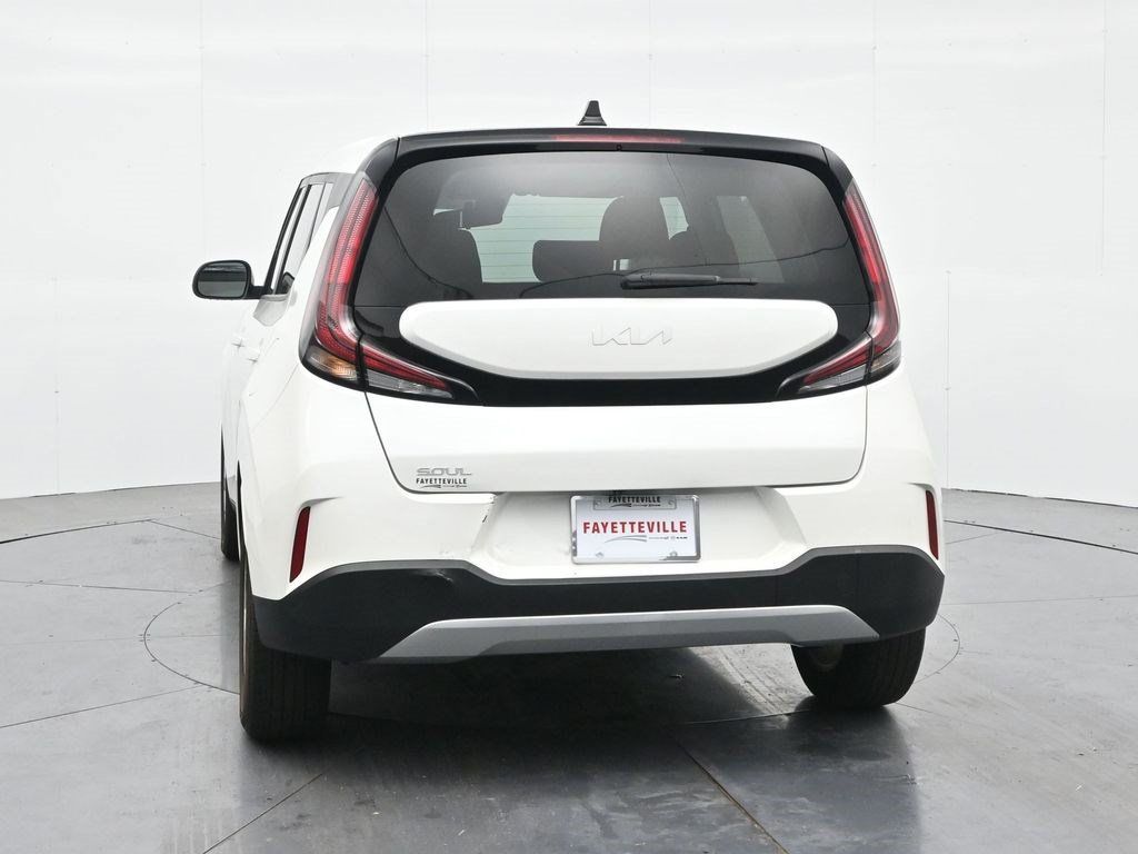 Used 2023 Kia Soul LX w/ Option Group 015 FWD image 7
