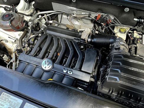 Used 2023 Volkswagen Atlas SEL R-Line image 36