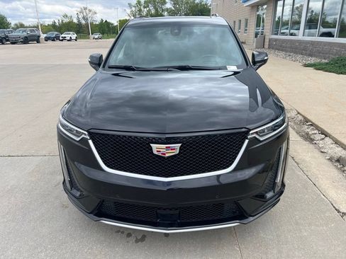 Used 2025 Cadillac XT6 Sport w/ Platinum Package AWD/4WD image 3