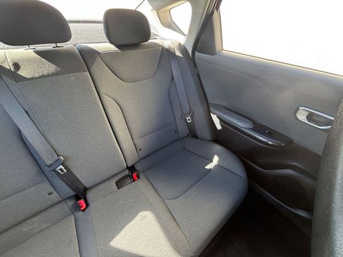 Used 2025 Kia K4 LXS image 37