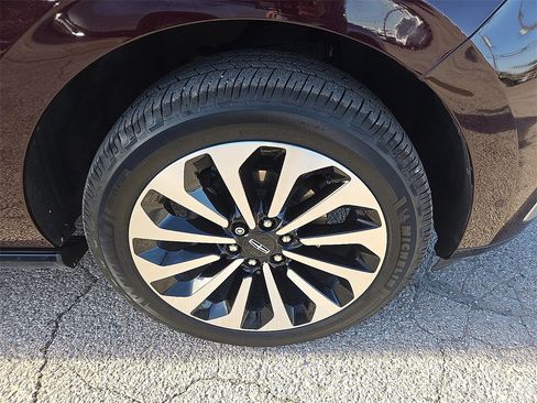 Certified 2023 Lincoln Navigator Reserve image 7