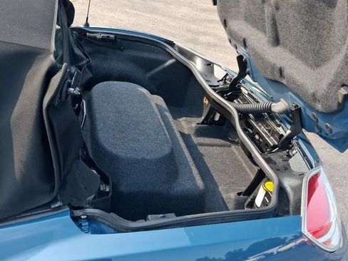 Used 2008 Saturn Sky w/ Premium Trim Package RWD image 36