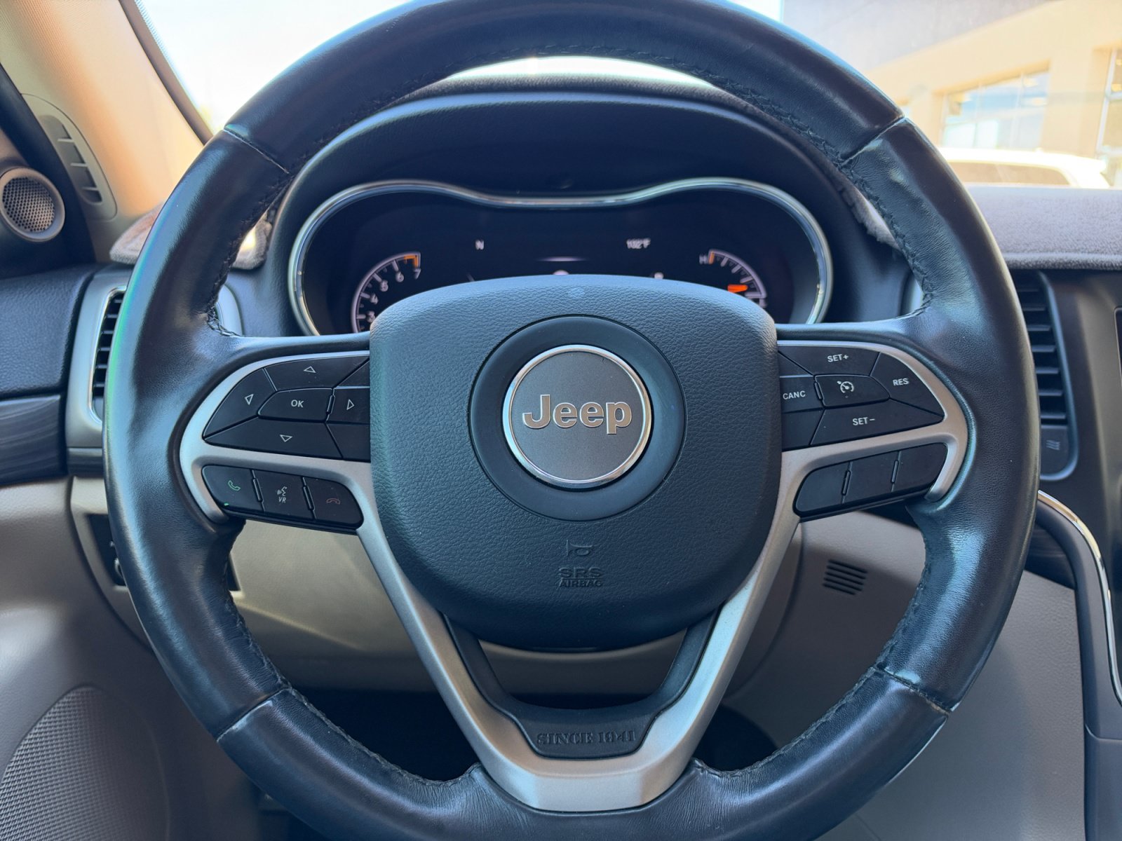 Used 2020 Jeep Grand Cherokee Laredo RWD image 9