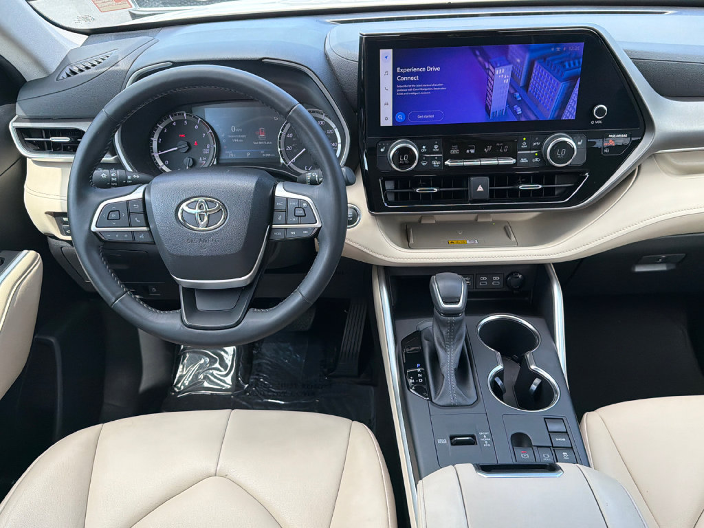 Used 2023 Toyota Highlander XLE FWD image 26