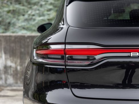 Certified 2026 Porsche Macan AWD/4WD image 20