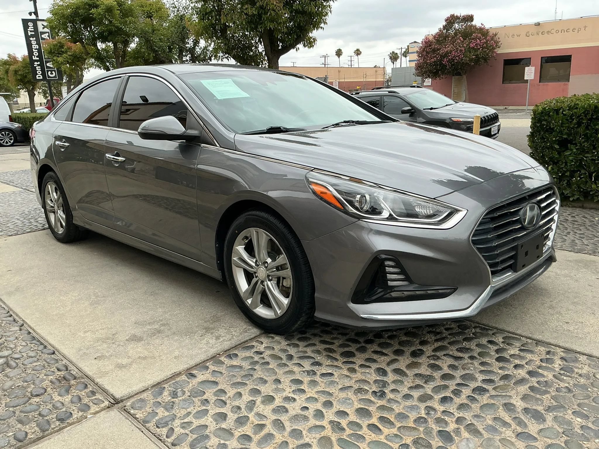 Used 2018 Hyundai Sonata SEL w/ Tech Package 02 FWD image 3