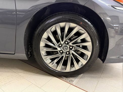 Certified 2025 Lexus ES 300h w/ Luxury Package image 26