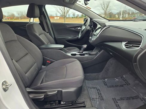 Used 2023 Chevrolet Malibu LT image 6