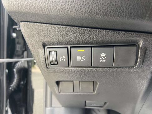 Used 2026 Toyota Corolla Cross LE FWD image 26