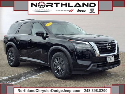 Used 2024 Nissan Pathfinder SV