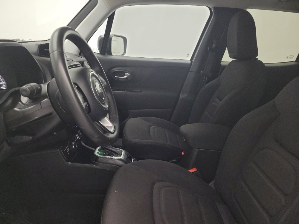 Used 2020 Jeep Renegade Latitude AWD/4WD image 17