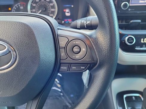 Used 2022 Toyota Corolla LE FWD image 22