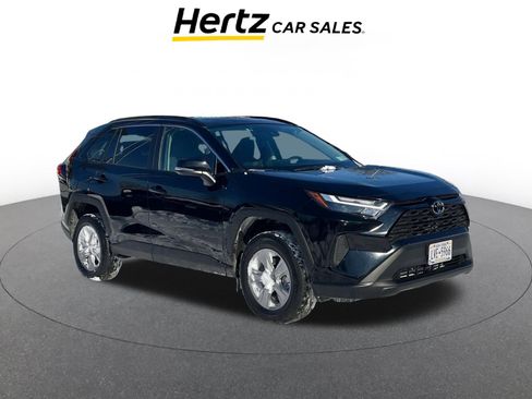 Used 2025 Toyota RAV4 XLE image 1