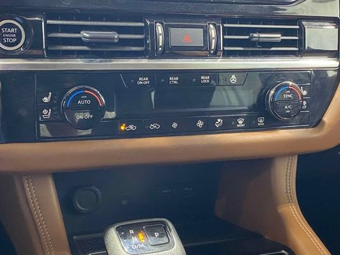 Used 2023 Nissan Pathfinder Platinum AWD/4WD image 34