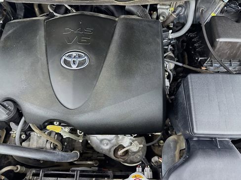 Used 2020 Toyota Sienna SE w/ SE Preferred Package image 40