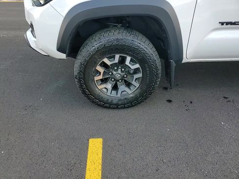 Certified 2023 Toyota Tacoma TRD Off-Road image 7