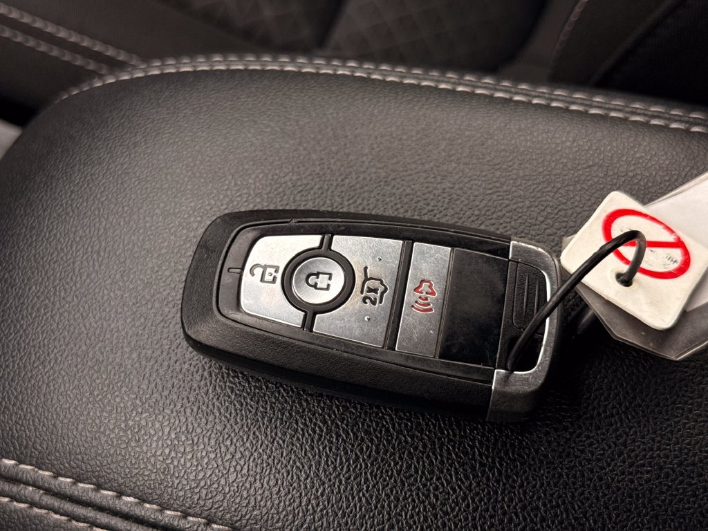 Used 2025 Ford Escape Active AWD/4WD image 31