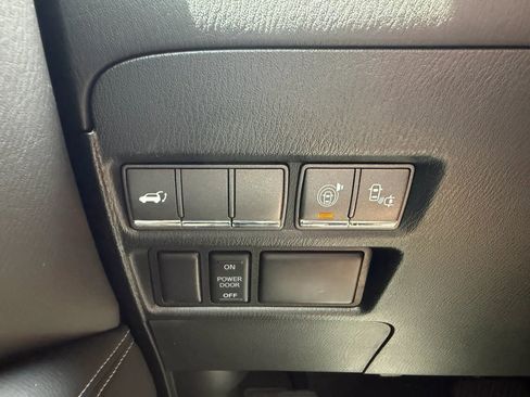 Used 2015 INFINITI QX80 2WD w/ Deluxe Technology Package image 35