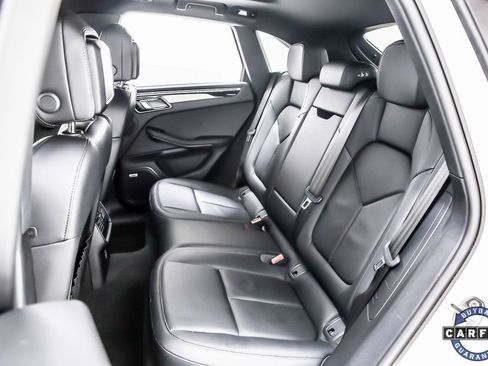 Used 2021 Porsche Macan S w/ Premium Package image 34