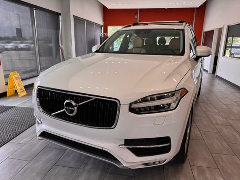 Used 2016 Volvo XC90 T6 Momentum w/ Momentum Plus Package AWD/4WD image 7