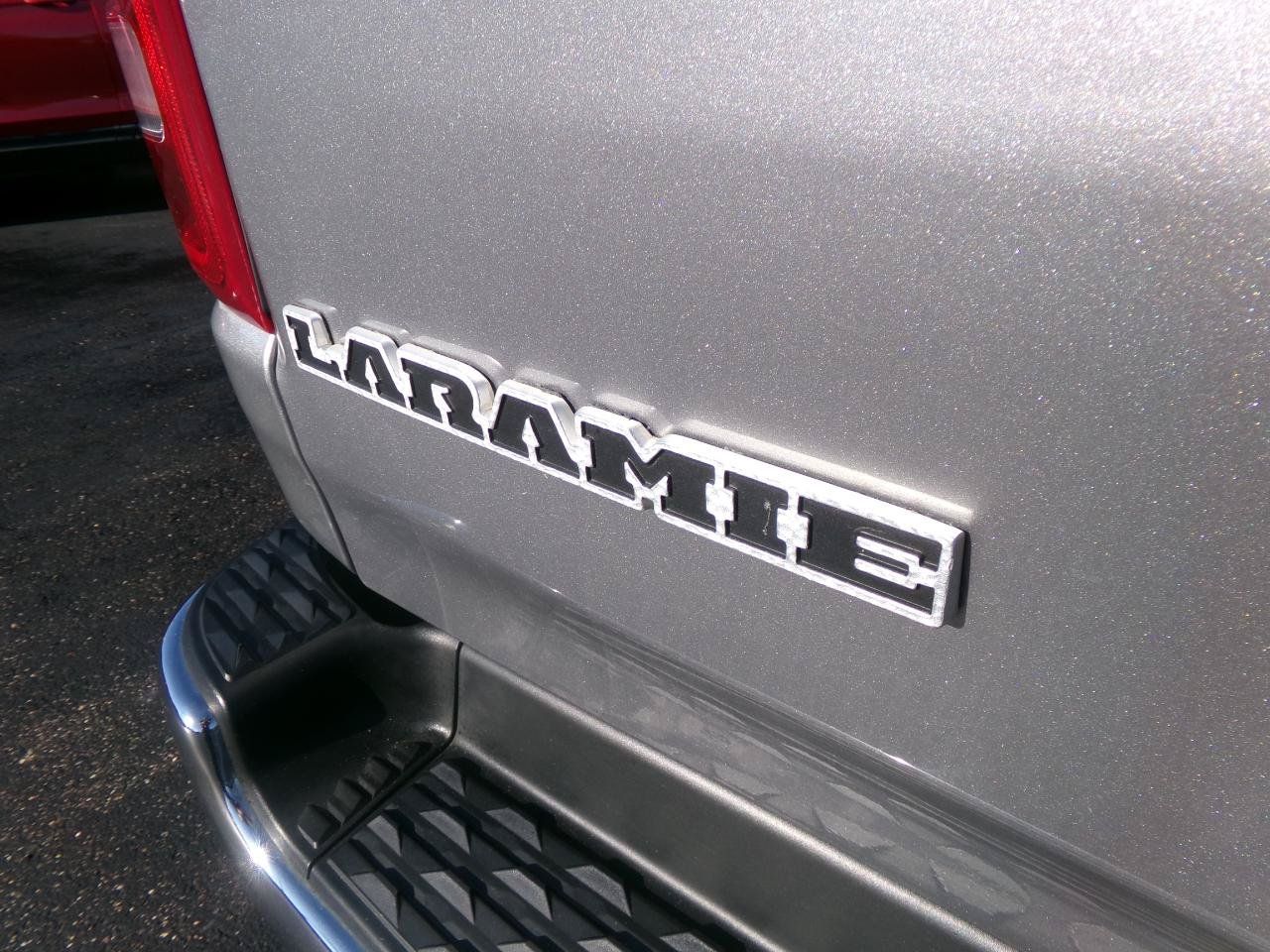Used 2019 RAM 1500 Laramie AWD/4WD image 14