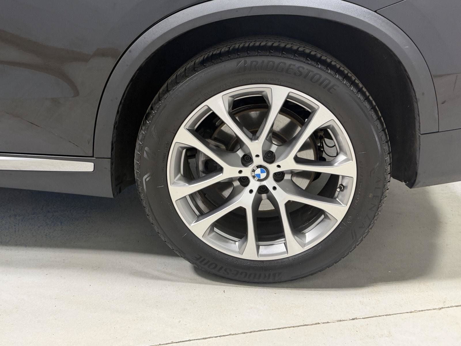 Used 2024 BMW X5 xDrive40i w/ Premium Package AWD/4WD image 36