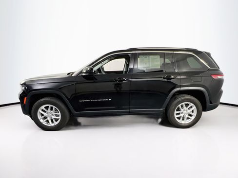 Used 2023 Jeep Grand Cherokee Laredo AWD/4WD image 8