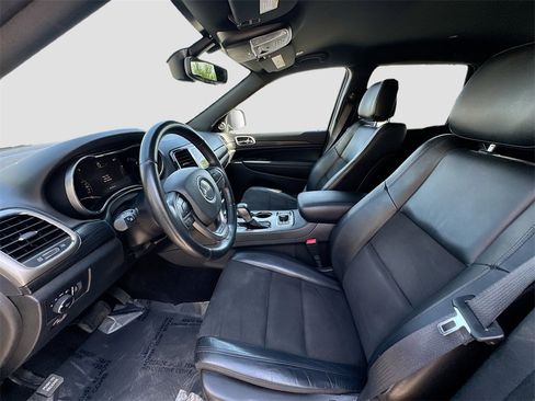 Used 2022 Jeep Grand Cherokee Laredo X image 21