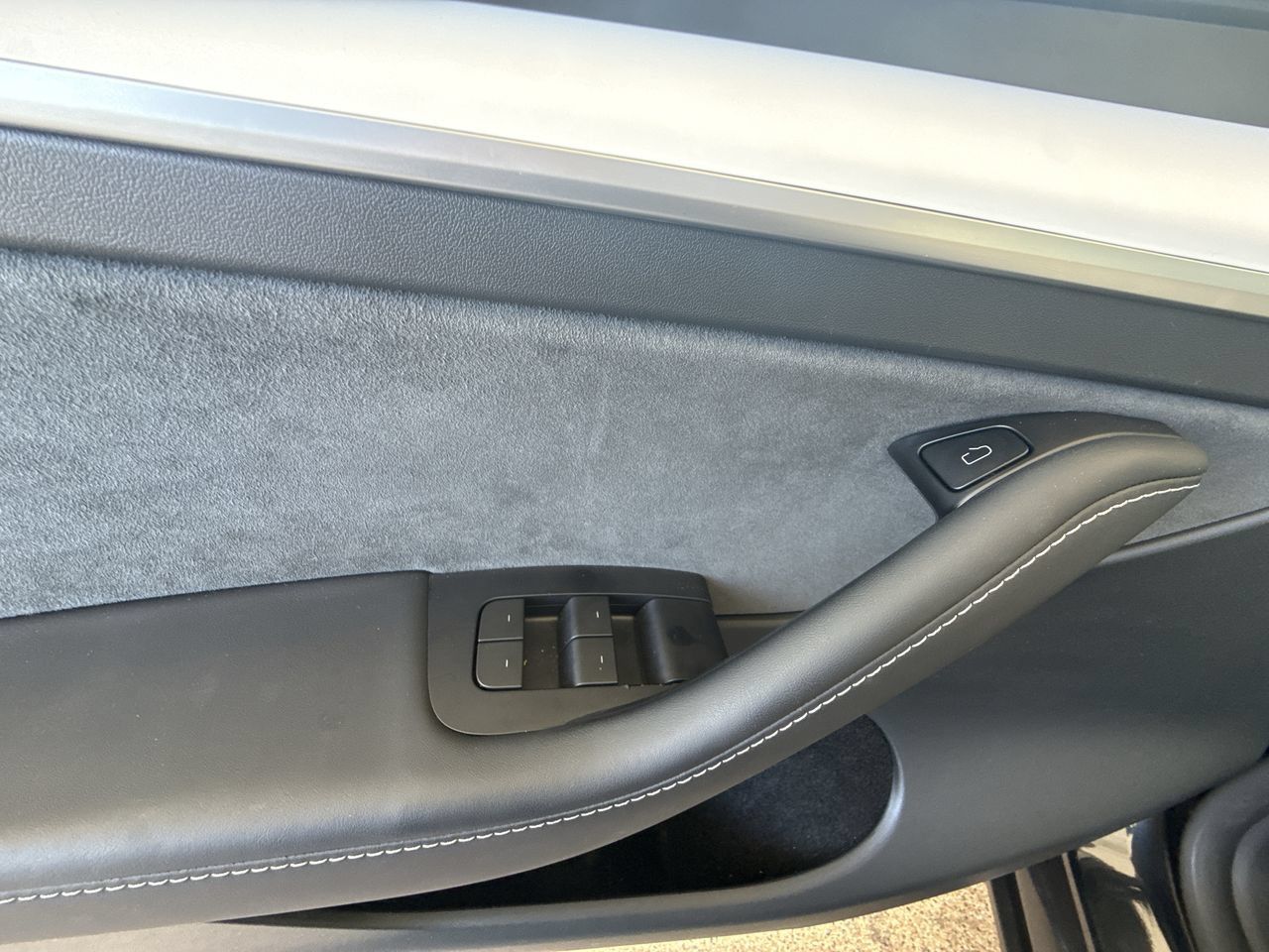 Used 2024 Tesla Model Y Performance AWD/4WD image 23