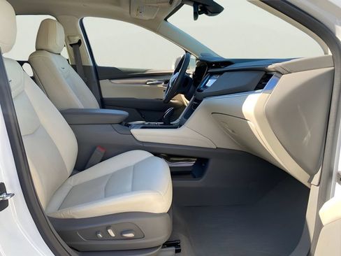 Used 2020 Cadillac XT5 Premium Luxury w/ LPO, Floor Liner Package AWD/4WD image 19