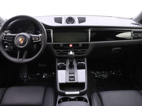Used 2024 Porsche Macan image 23