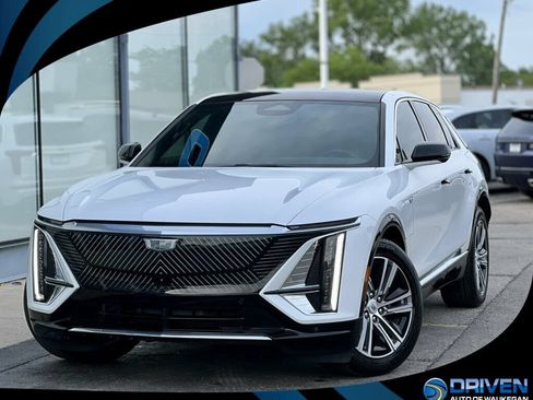 Used 2024 Cadillac Lyriq Luxury AWD/4WD image 1