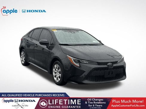 Used 2020 Toyota Corolla LE image 1