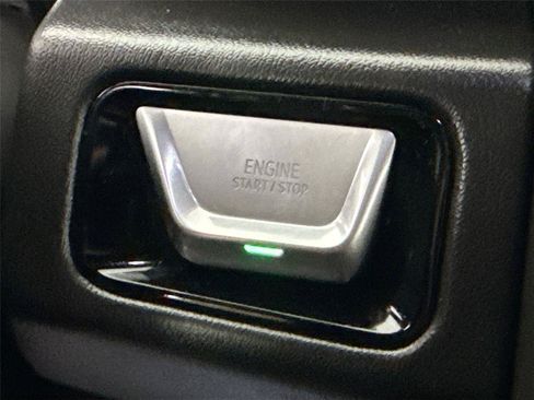 Used 2025 GMC Yukon Denali AWD/4WD image 21