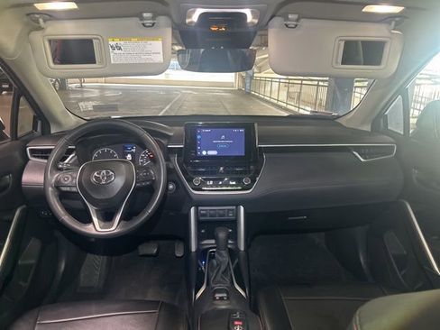 Used 2024 Toyota Corolla Cross LE FWD image 6