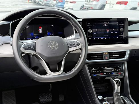 Used 2025 Volkswagen Taos SE image 22
