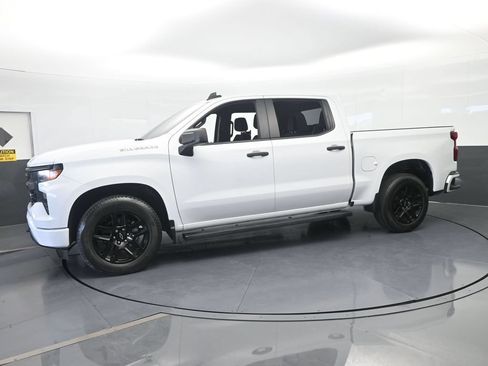 Used 2023 Chevrolet Silverado 1500 Custom RWD image 2
