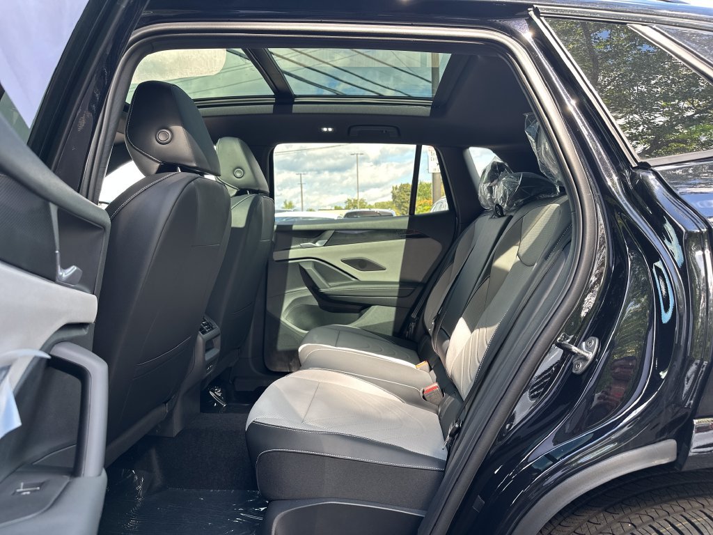 New 2026 Volkswagen Tiguan SE R-Line AWD/4WD image 18