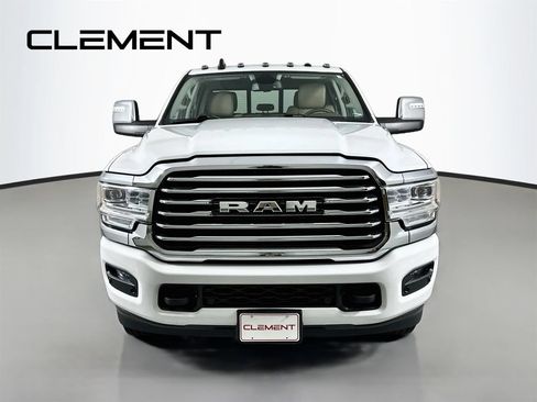 Used 2024 RAM 3500 Limited AWD/4WD image 3