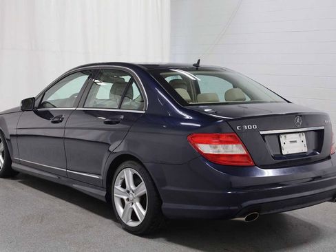 Used 2011 Mercedes-Benz C 300 4MATIC Sedan image 3
