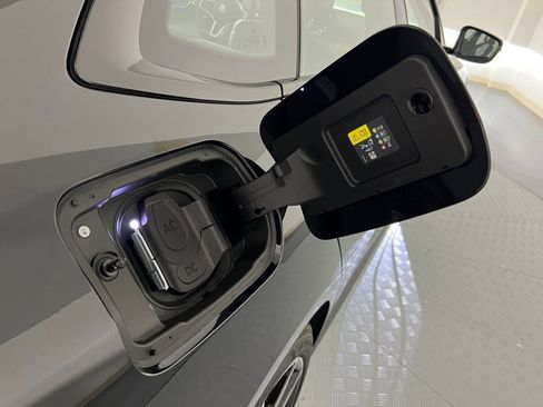 Used 2025 BMW i4 eDrive40 w/ M Sport Package image 36