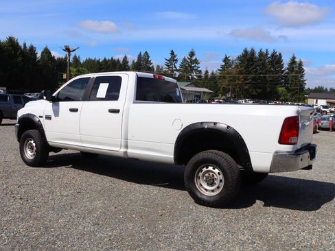 Used 2011 RAM 2500 SLT w/ Technology Group AWD/4WD image 3